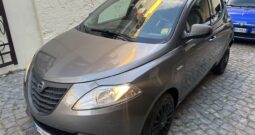 Lancia Ypsilon 1.2 69 CV 5 porte Platinum TETTO AP